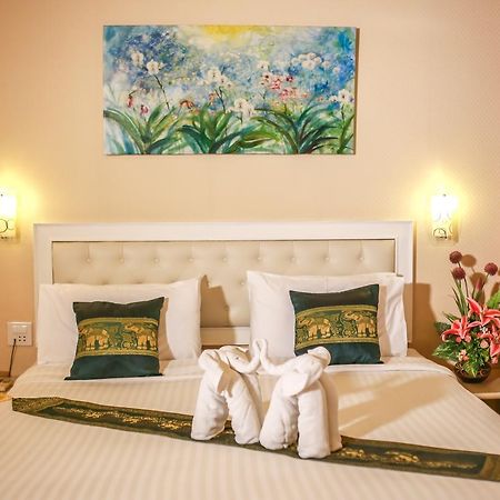 Korat Hotel - Sha Plus Nakhonratchasima Esterno foto