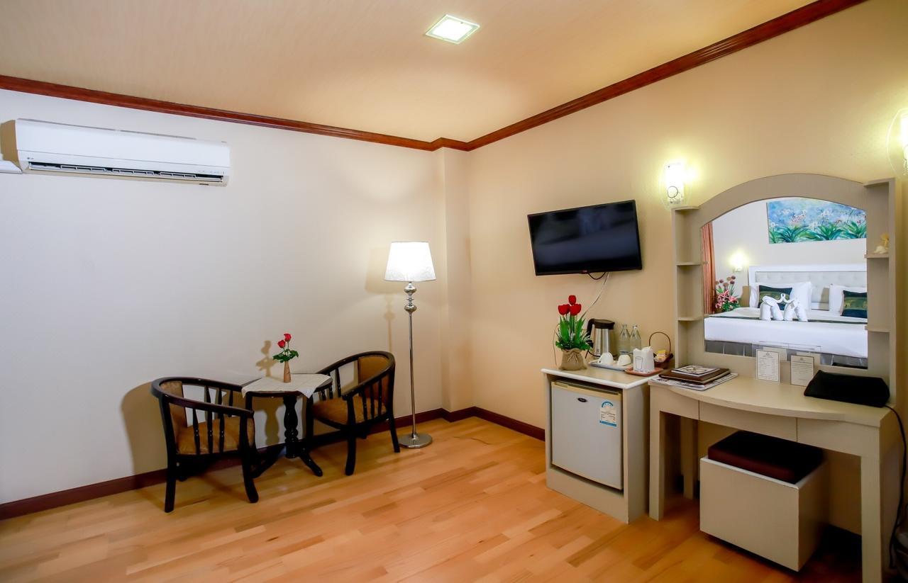 Korat Hotel - Sha Plus Nakhonratchasima Esterno foto