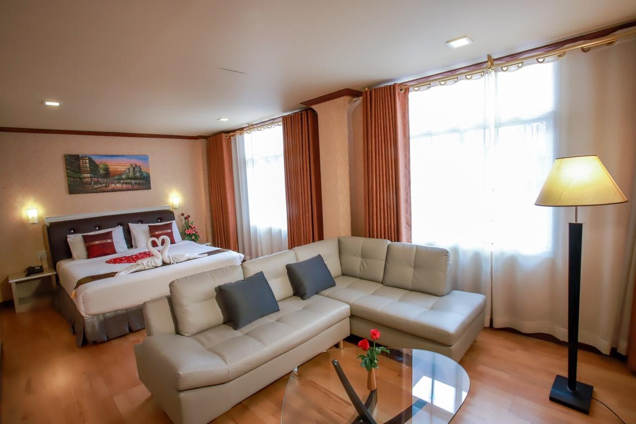 Korat Hotel - Sha Plus Nakhonratchasima Esterno foto