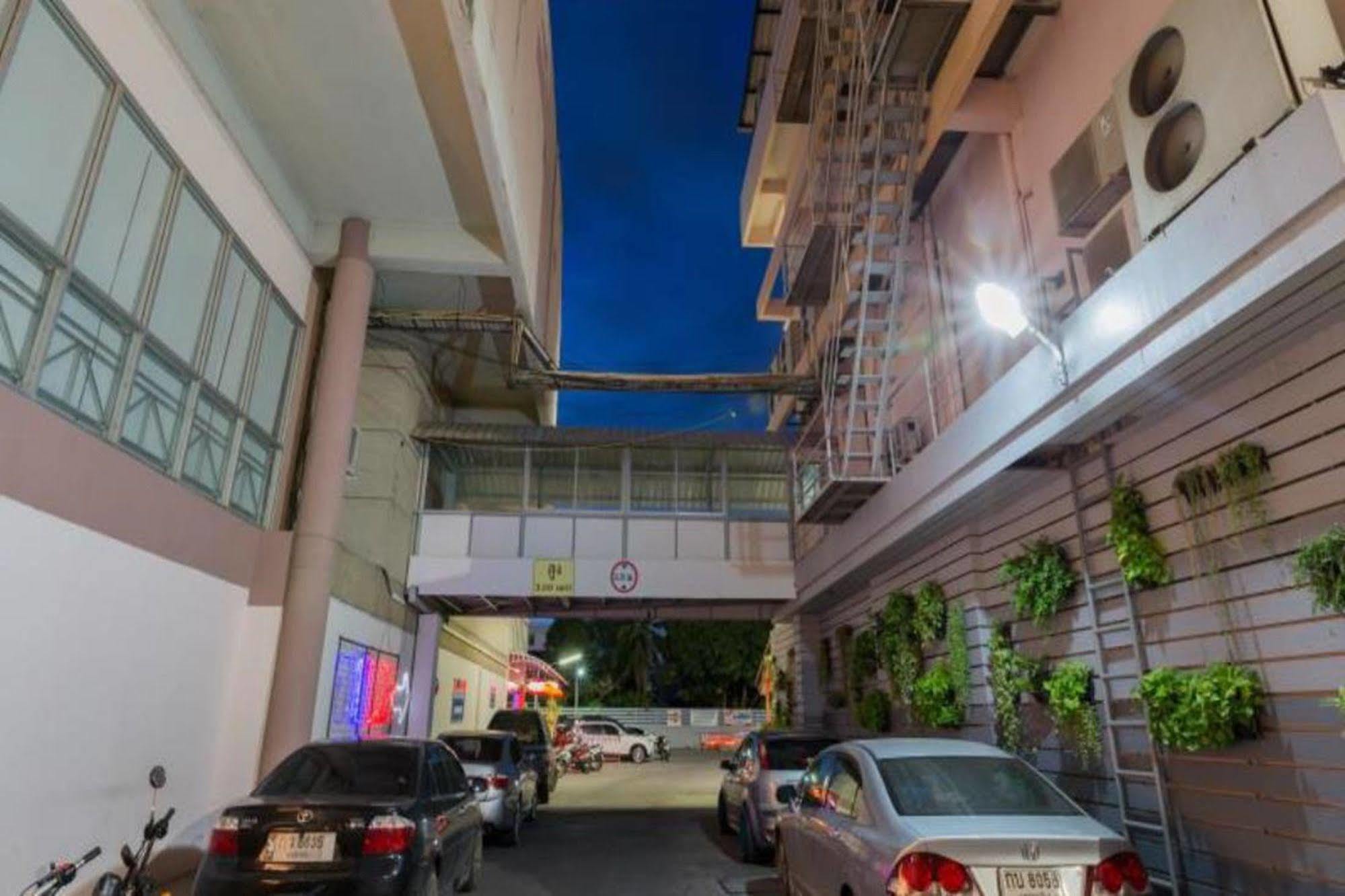 Korat Hotel - Sha Plus Nakhonratchasima Esterno foto